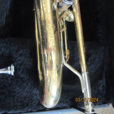 Bach B1105 Mellophone,  with case and mouthpiece,  Gold. Made in USA image 7