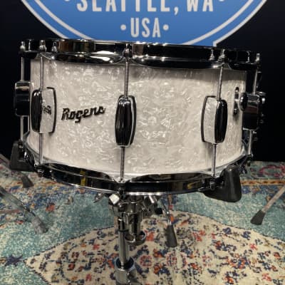 Rogers - 14x6.5" Dyna-Sonic Bread and Butter Lug Snare Drum, Reissue 2010's - White Marine Pearl image 8