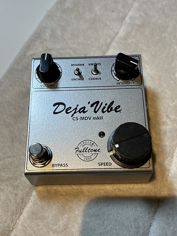 Fulltone CS-MDV MkII Custom Shop Mini Deja Vibe MkII | Reverb Canada