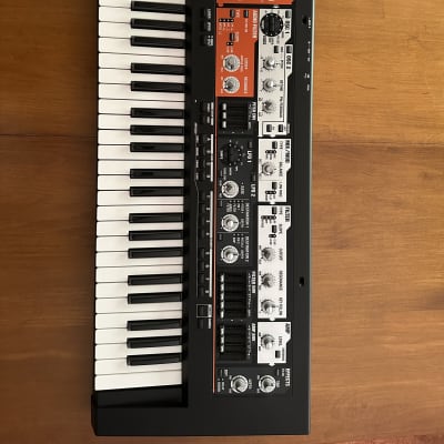 Roland SH-201 49-Key Synthesizer