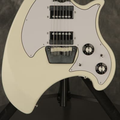1970's Ovation BREADWINNER White with very early features image 1