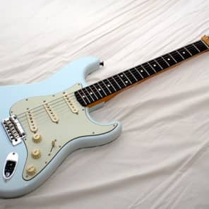Fender classic player 60s stratocaster sonic blue discount