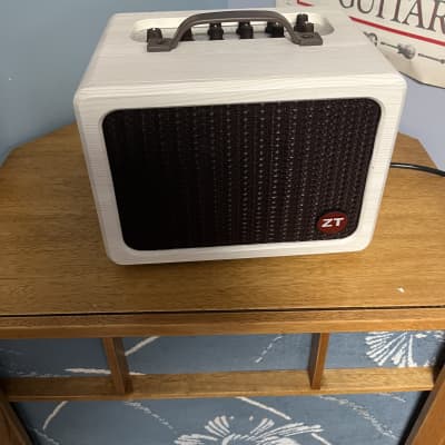 ZT Amplifiers Lunchbox Acoustic LBA1 200-Watt 1x6.5