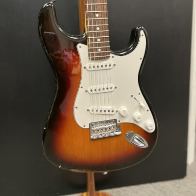Fender Stratocaster 2008 - 3 Tone Sunburst image 2
