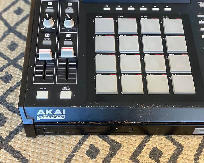 AKAI MPC2500 Music Production Center - Drum Machine Sampler and MIDI  Sequencer