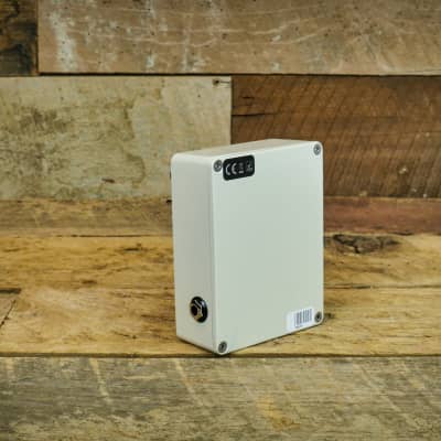 Walrus Audio EB-10 Preamp/EQ/Boost Pedal 2020 - Cream image 4