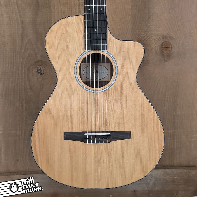 Taylor 212ce-N Plus – Used