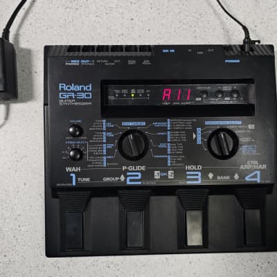 Roland GR-30 Guitar Synthesizer