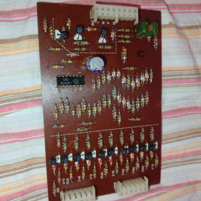 Roland Sh2000 VG-7 card (Sanyo LM3216 divider)