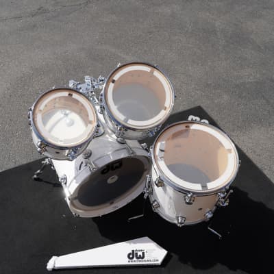 DW USA Collectors Series - Piano White Lacquer - 4pc Pure Maple Shell Pack With Tom Holder 10''/12''/14''/20'' image 11
