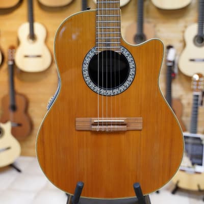 Ovation Celebrity CC049s Classic rare nylon string model fine tone