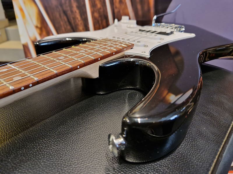 Ibanez ( アイバニーズ ) GRX40 Tri Fade Burst 送料無料
