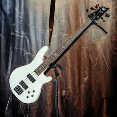 Schecter Diamond Series Stiletto Deluxe-4 Active Electric Bass