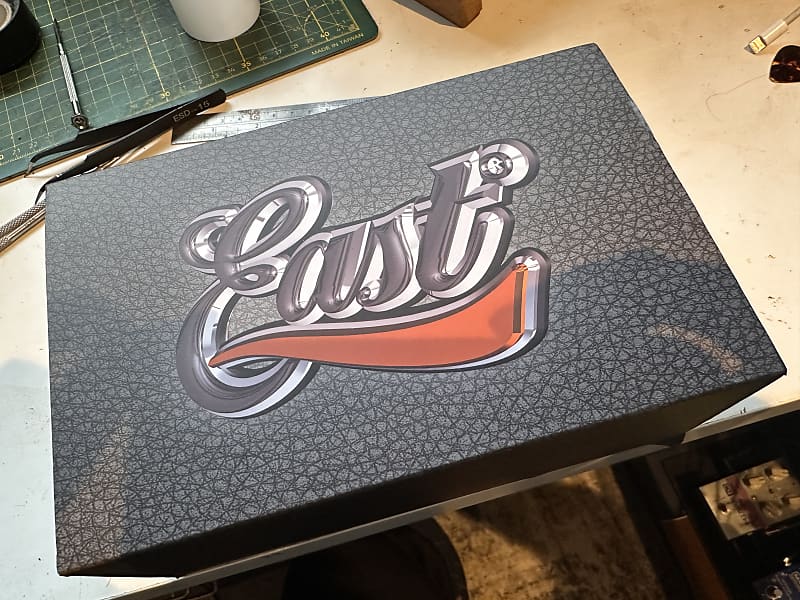 John East URetro 4 Knob Onboard Preamp (J Retro) 2010s Reverb UK