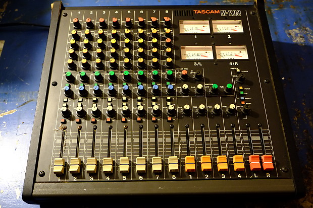 TASCAM m-208 Tabletop 8 Channel Analog Audio Mixer - warm TASCAM m-208 Tabletop 8 Channel Analog Audio Mixer - warm