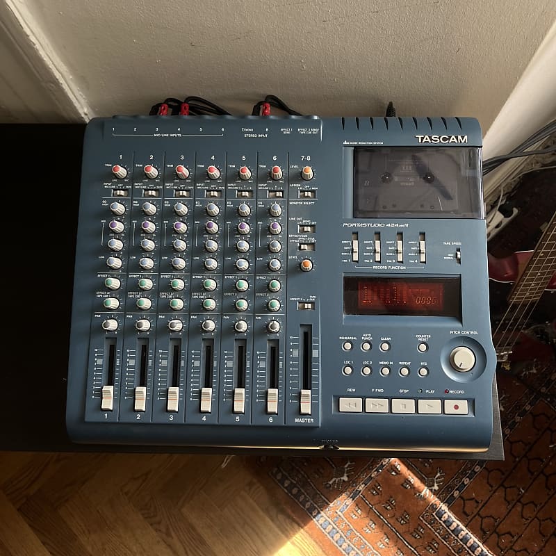 Tascam 424 MkIII Portastudio