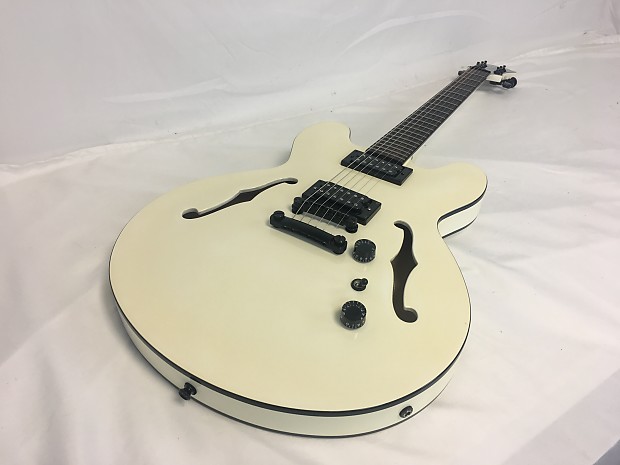 I bought this Epiphone Dot Studio from a local musician a