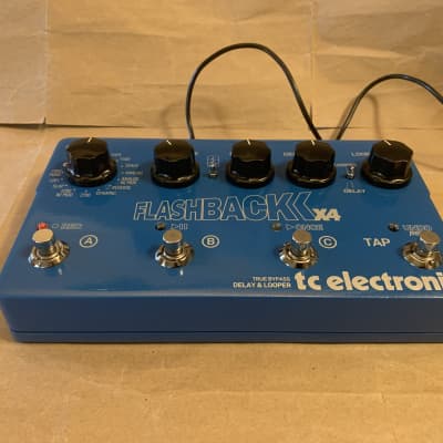 TC Electronic Flashback X4 Delay & Looper 2011 - 2019 - Blue  Excellent condition in box with Original Power Supply image 2