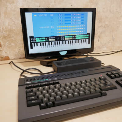 Yamaha • CX5M 1984 — Music Computer MSX w/SFG-05 unit FM Synth II