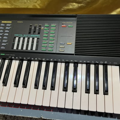 Yamaha PSR-36 Portatone, Vintage 80's FM Synthesizer, Full Size Keys, Original Box, Great Condition image 9