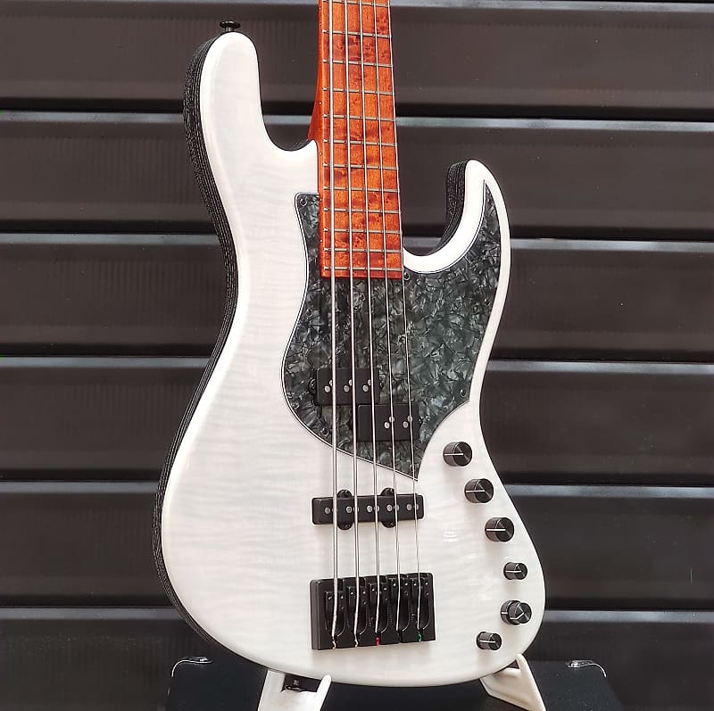 Sivcak bass on sale
