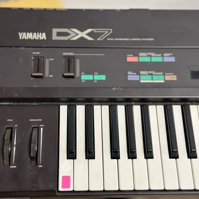 Vintage Yamaha DX7 Programmable Algorithm Synthesizer with Original Travel Case - 1983 - 1987 - Black - Made in Japan image 2