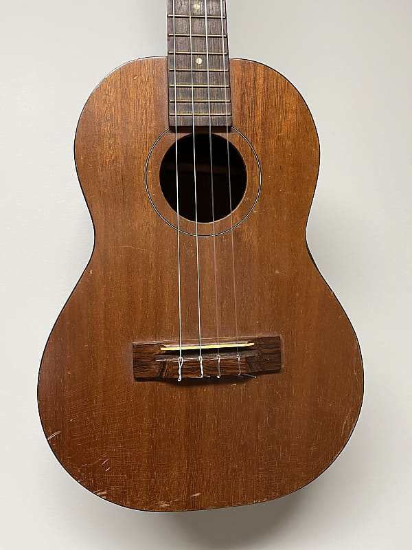 Baritone ukulele deals from scratch