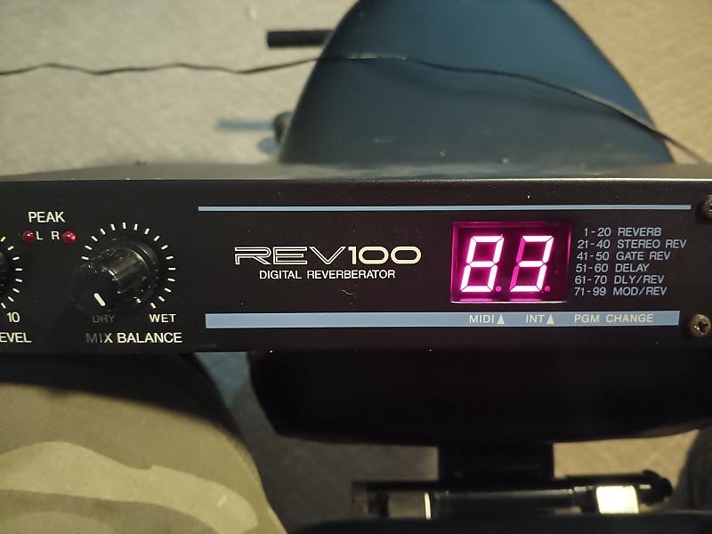 YAMAHA ヤマハ REV100 デジタルリバーブ　【美品】 Amazon | リバーブプロセッサー YAMAHA REV100 | エフェクター