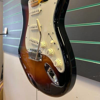 Fender Deluxe Roadhouse Stratocaster Brown Sunburst 2010 Electric Guitar image 4