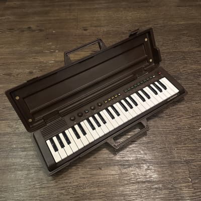 Yamaha PS-3 PortaSound 1980s Synthesizer Brown