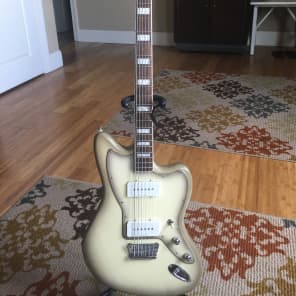 Squier jazzmaster baritone occasion hotsell
