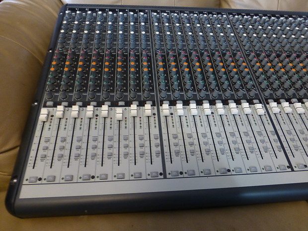 Mackie Onyx 32-4 W/Case