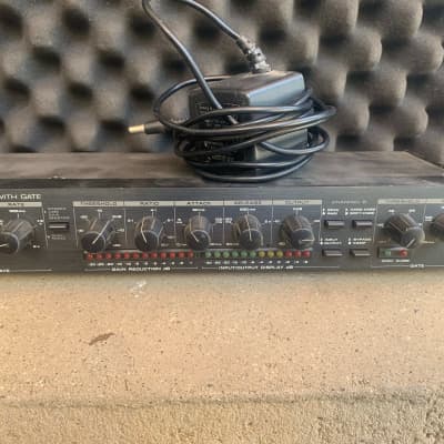 Alesis 3630 Dual-Channel Compressor / Limiter with Gate image 3