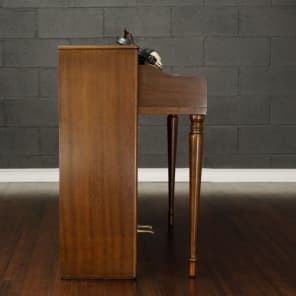 Wurlitzer 720 Electronic Piano with Vibrato in Walnut image 7