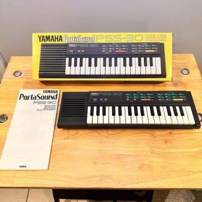 Yamaha PSS-30 Portasound Vintage 1982 32-Key Mini Square Wave Synthesizer - Black - MIJ IOB