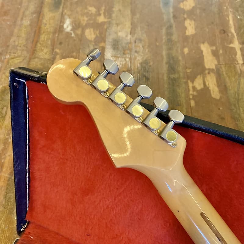 Tokai Custom Edition “oldies but goodies” Super strat Trans blue