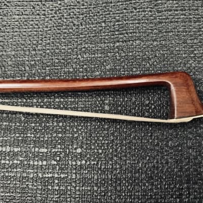 A very fine German violin bow by Pfretzschner image 6