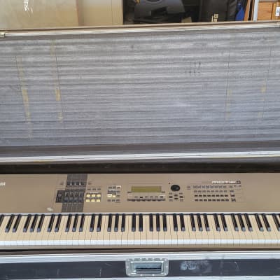 Yamaha Motif 8 Production Workstation with Flight Case