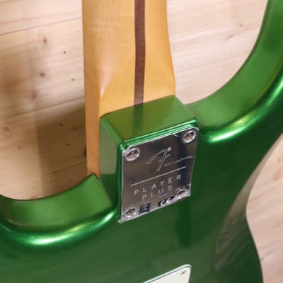 Fender Player Plus Stratocaster HSS - Maple Fingerboard, Cosmic Jade image 12