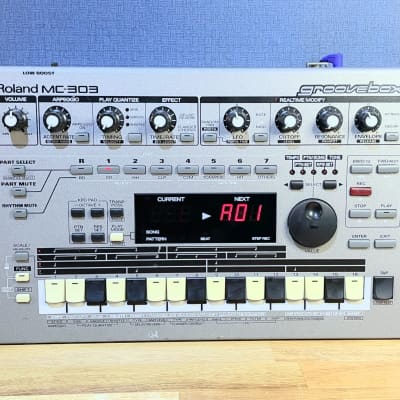 Roland MC-303 Groovebox 1990 - 1998 | Reverb