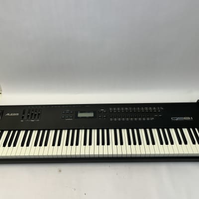 Alesis QS8.1 88-Key Synthesizer Keyboard – Fully Functional + Gigbag & Cables