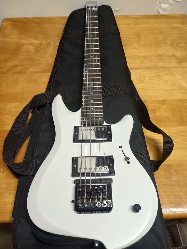 Jamstik Studio MIDI Guitar/ MIDI Controller Matte White