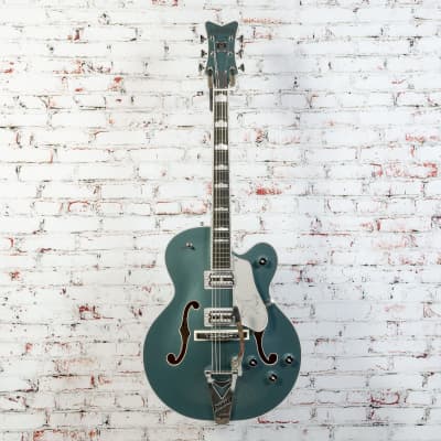 Gretsch - G6136T-140 Limited Edition Double Platinum Falcon™ - Hollowbody Electric Guitar w/ String-Thru Bigsby® - Two-Tone Stone Platinum/Pure Platinum - w/ Hardshell Case - x4693 image 2