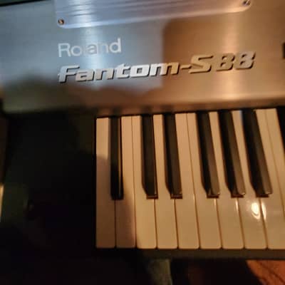 Roland Fantom S-88 with 2 expansion cards 2003 - Silver