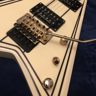 Jackson Pro Series RR3 Rhoads 2016 - Present - Ivory with Black Pinstripes for sale