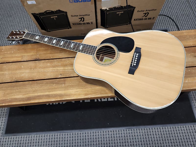 Suzuki Guitar F200 Rosewood solid spruce top acoustic guitar