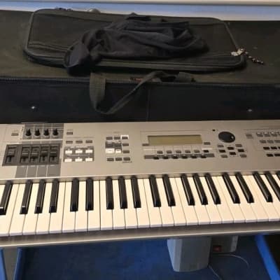 Yamaha Motif 6 Production Synthesizer Keyboard with Gator Case