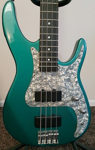 Peavey cyberbass sales