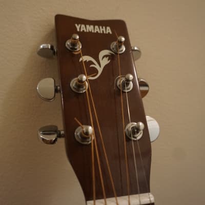 Yamaha F-325 Guitar image 8