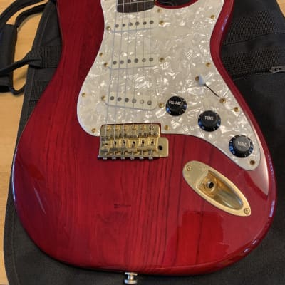 Squier Pro Tone Stratocaster 1996 - Crimson Red Transparent pro setup, New strings & Fender Gig Bag for sale